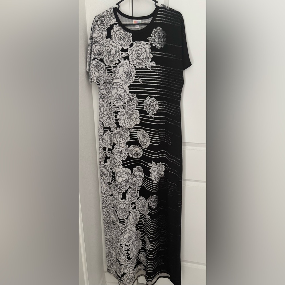 LuLaRoe Black and White Top